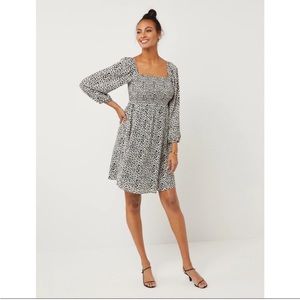 NWT Pea in the Pod Smocked Maternity Dress